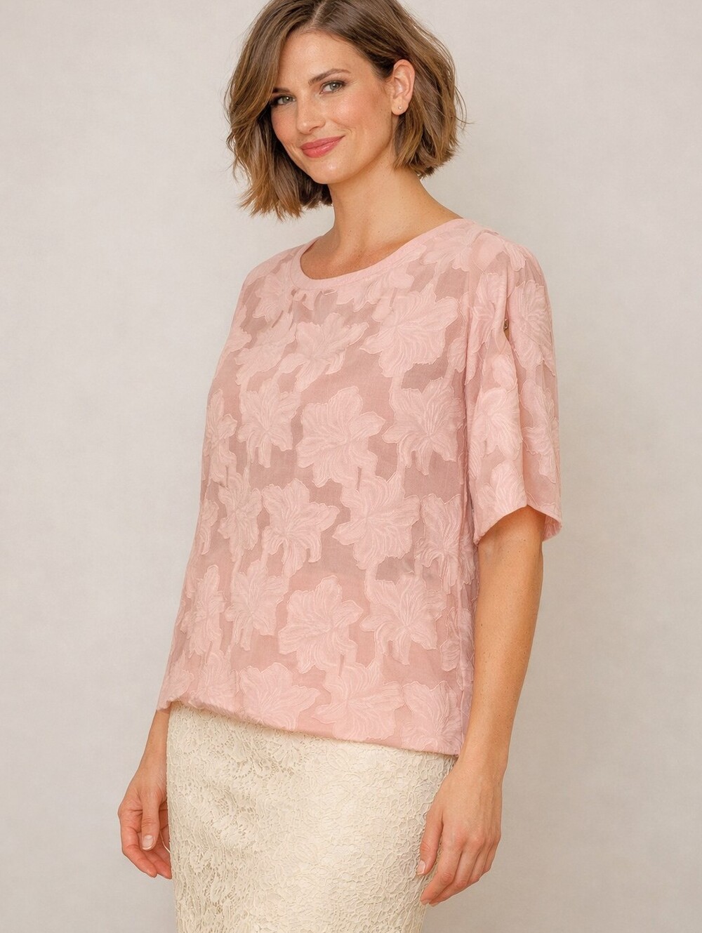 Nordstrom Rack Pink Textured Floral Blouse Short Sleeve Sheer Overlay Size M